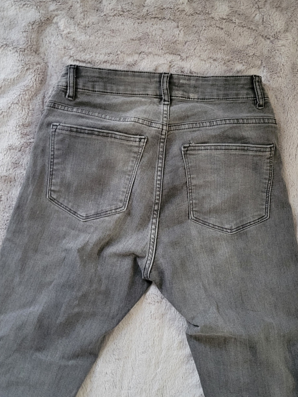 H&M Women’s Skinny Gray Washed Jeans